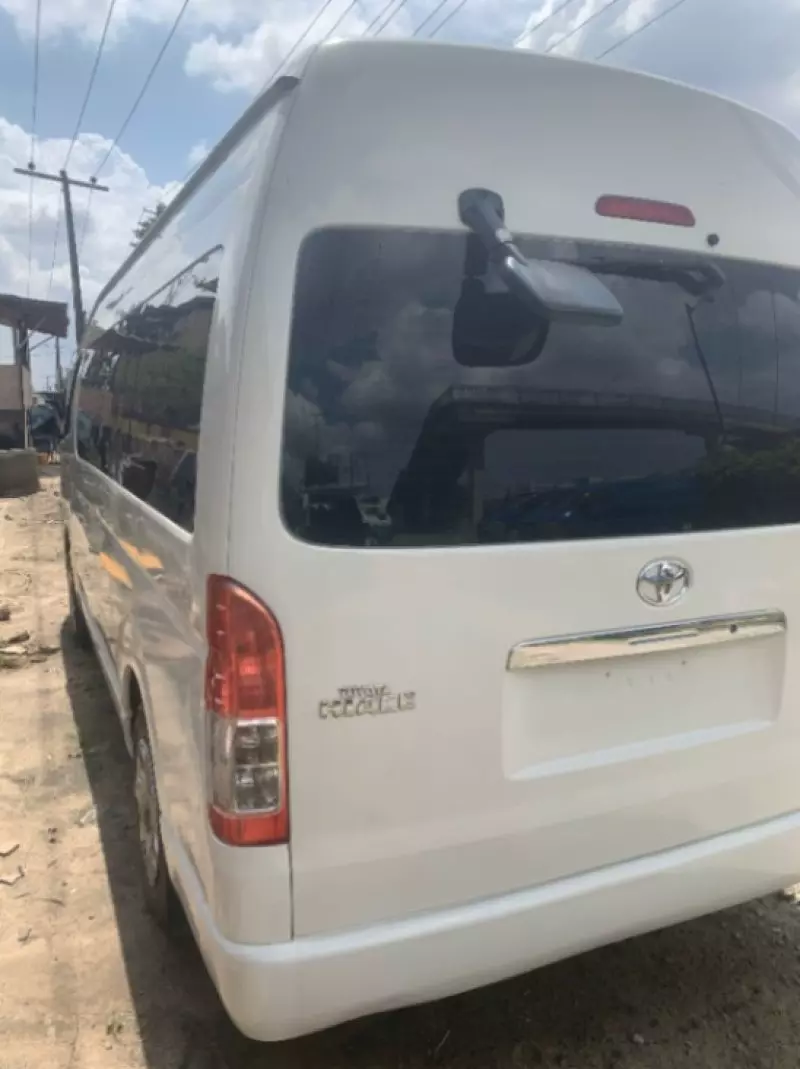 Toyota Hiace (High Roof)   - 2022