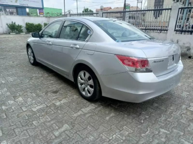 Honda Accord   - 2009