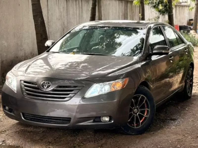 Toyota Camry   - 2009