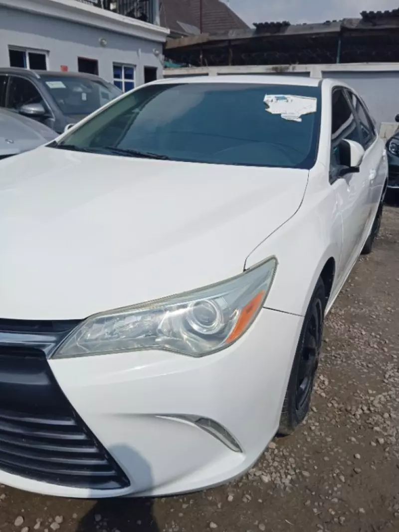 Toyota Camry - 2015