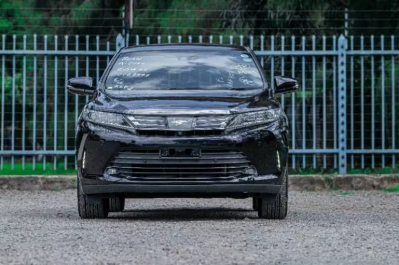 Toyota Harrier   - 2018