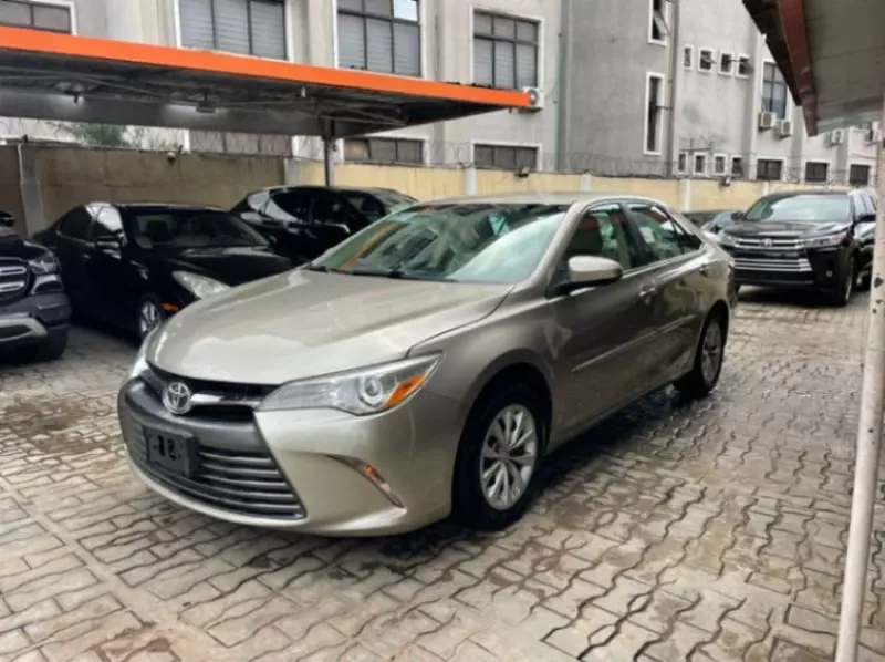 Toyota Camry   - 2015