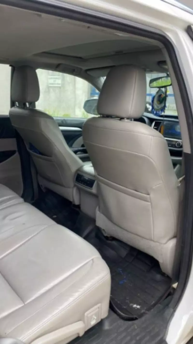 Toyota Highlander   - 2015