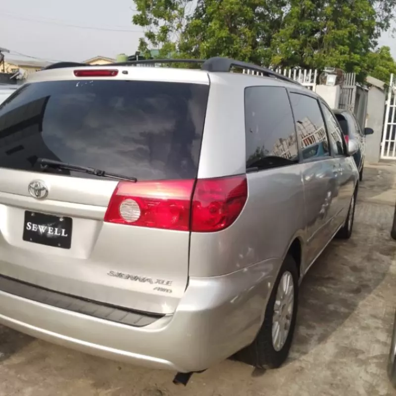 Toyota Sienna   - 2008