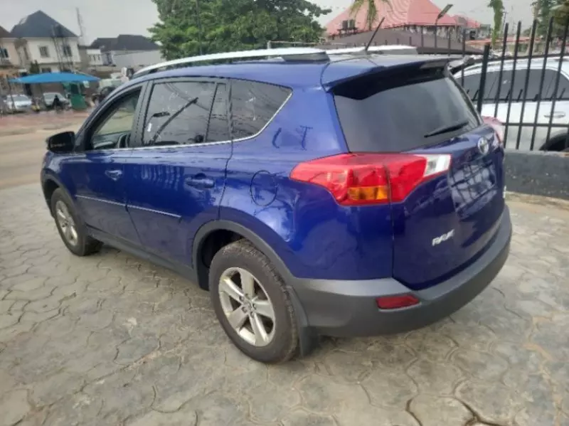 Toyota RAV4   - 2015