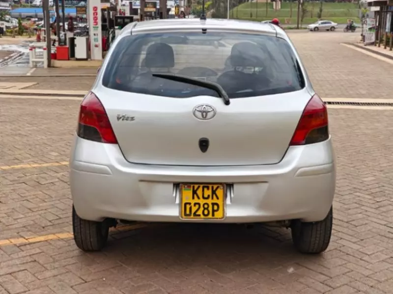 Toyota Vitz   - 2009