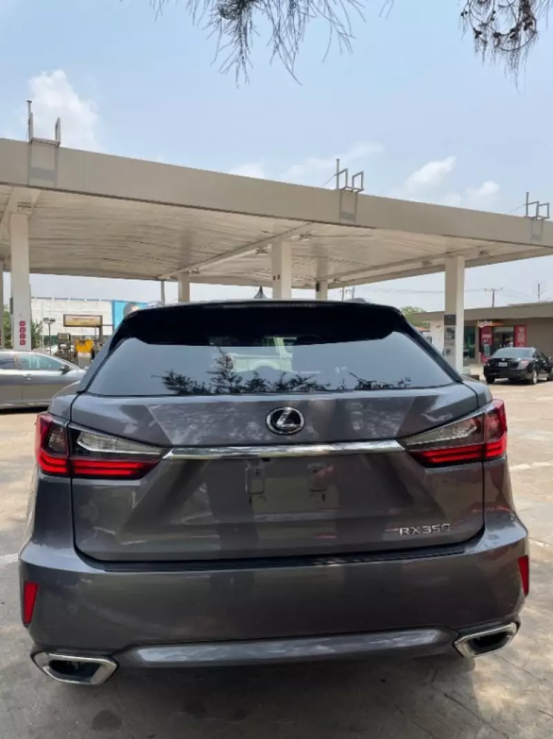 Lexus RX   - 2017