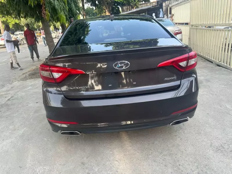 Hyundai Sonata   - 2016