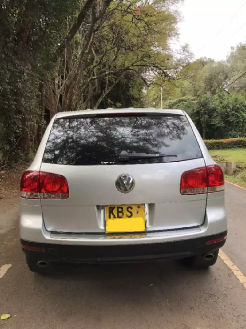 Volkswagen Touareg   - 2005