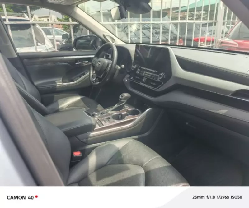 Toyota Highlander   - 2021