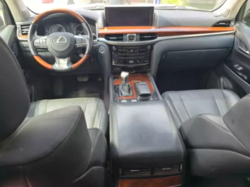 Lexus LX