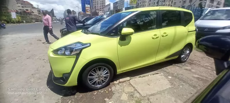 Toyota Sienta