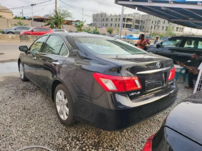 Lexus ES   - 2009