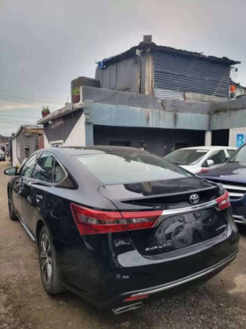 Toyota Avalon - 2016