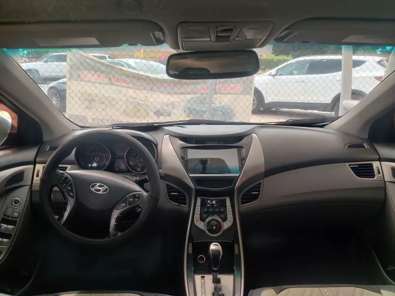 Hyundai Elantra   - 2013