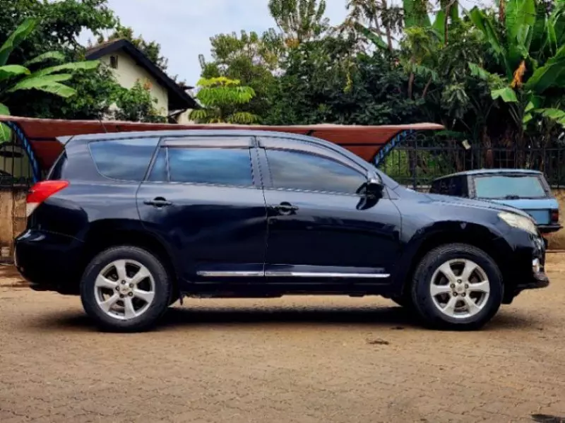 Toyota Vanguard    - 2012
