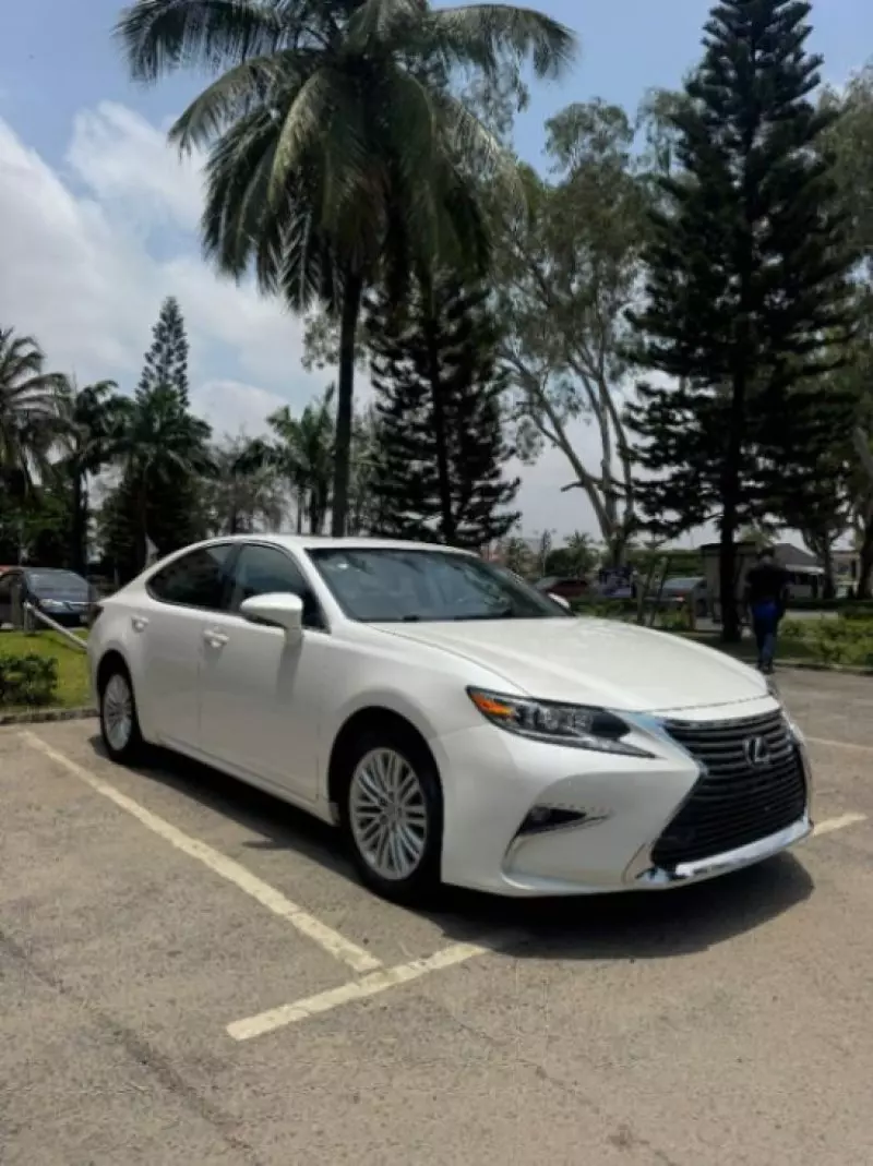 Lexus ES 350   - 2017
