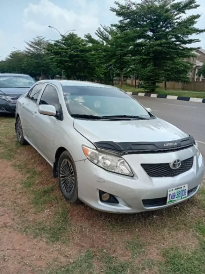 Toyota corolla   - 2009