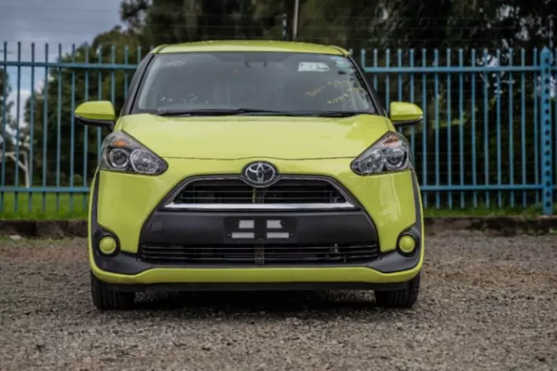 Toyota Sienta   - 2018