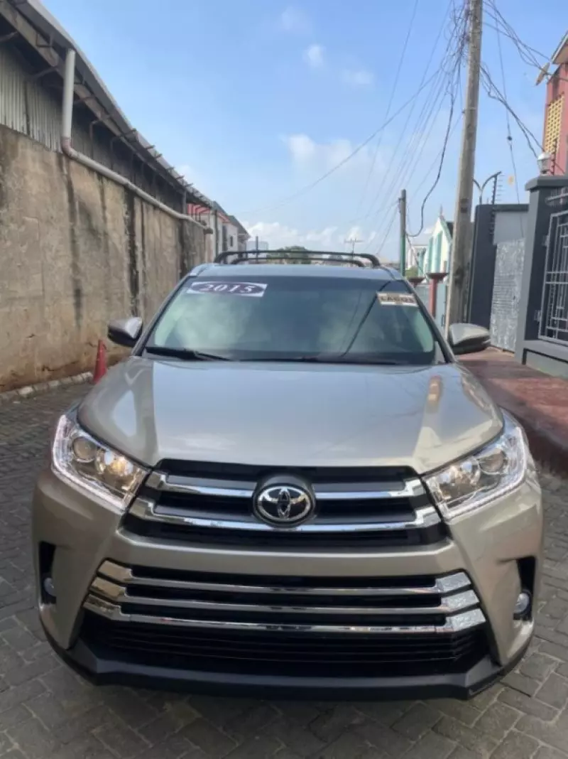 Toyota Highlander   - 2015