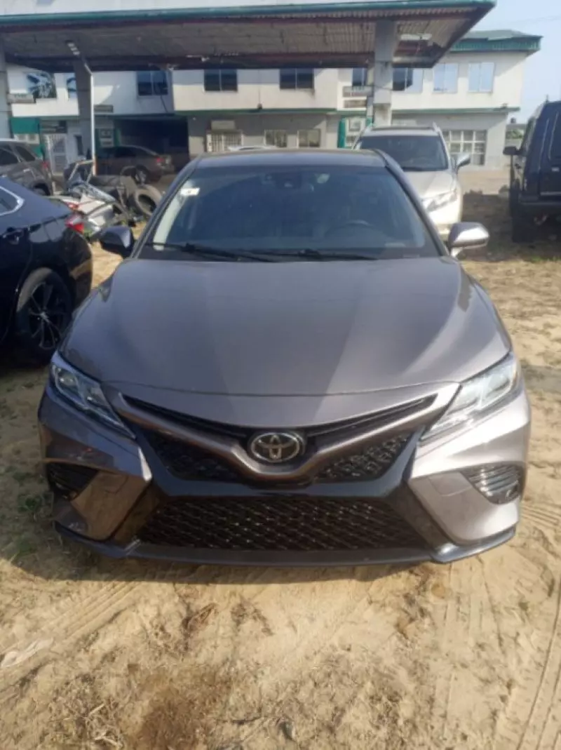 Toyota Camry   - 2019