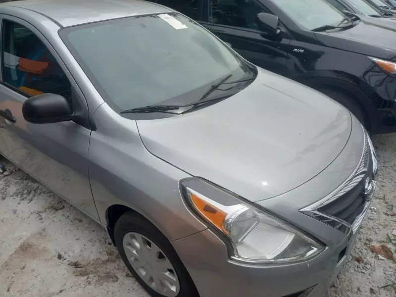 Nissan Versa   - 2015