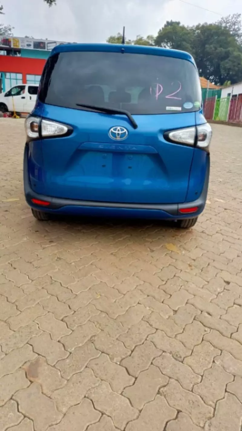 Toyota Sienta
