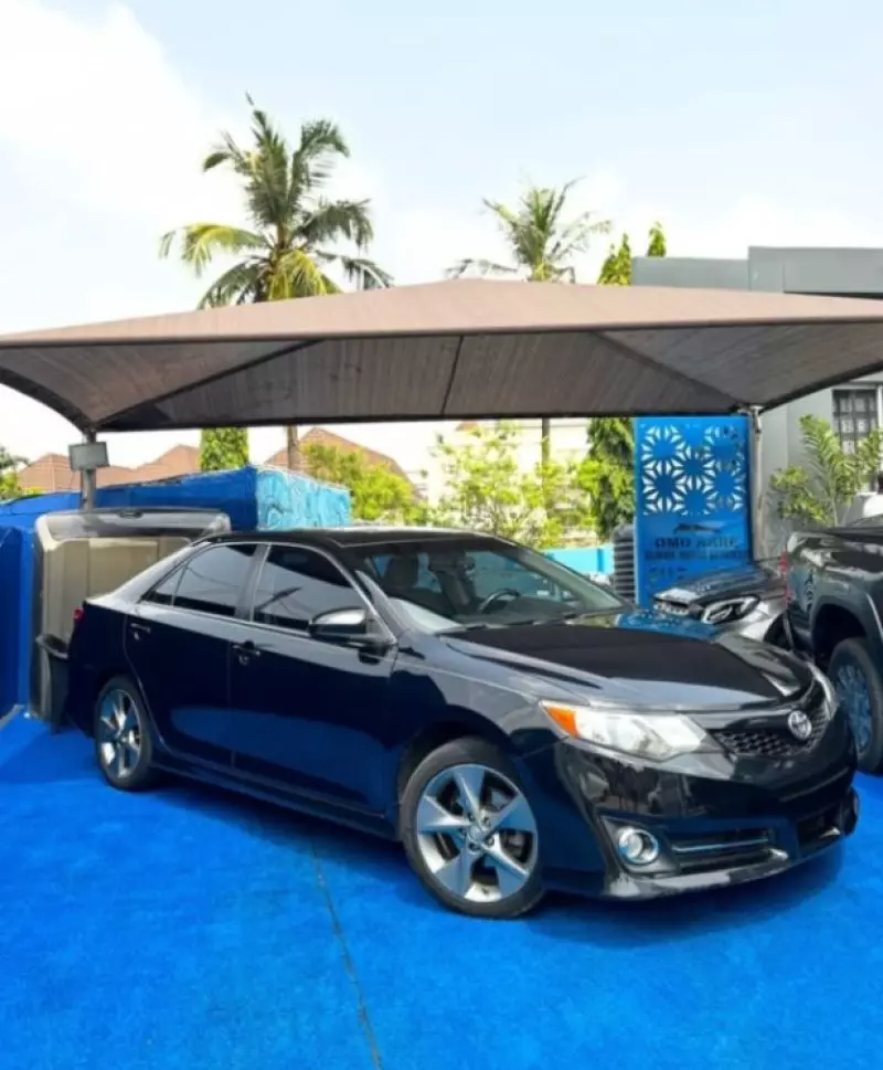 Toyota Camry   - 2014