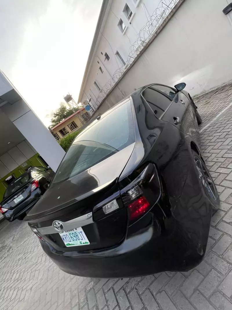 Toyota Camry   - 2012
