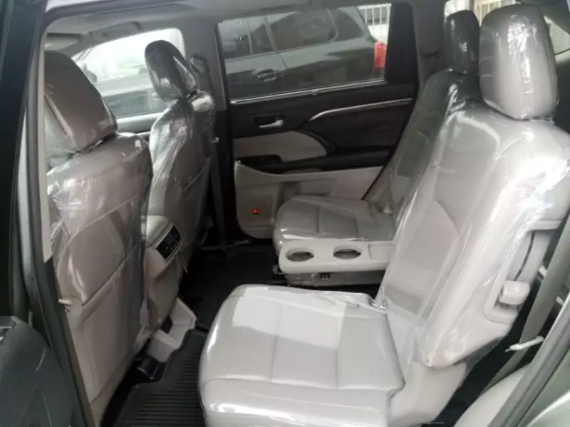 Toyota Highlander   - 2016