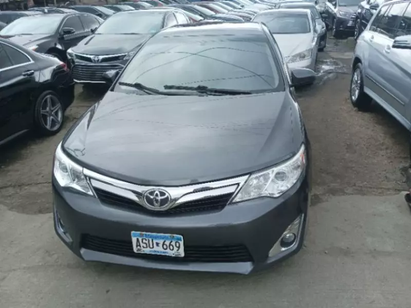 Toyota camry   - 2013