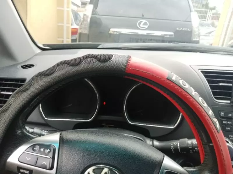 Toyota Highlander   - 2011