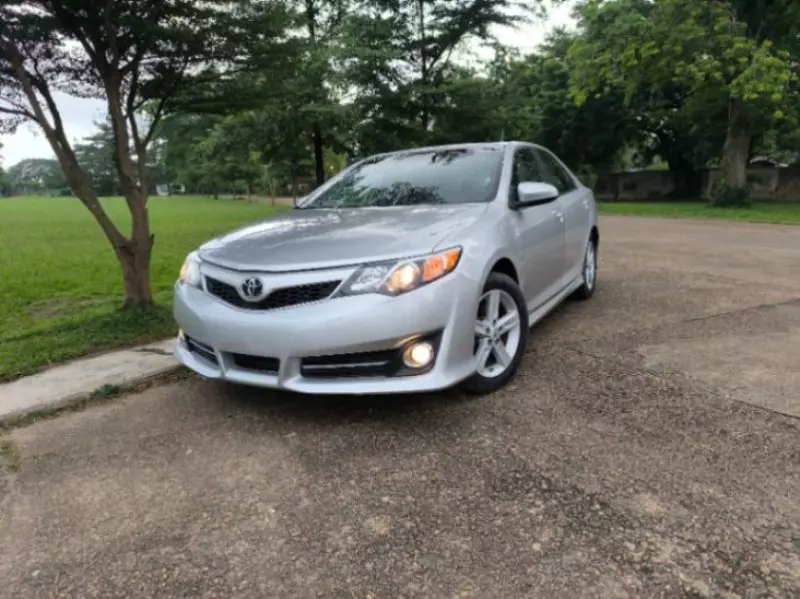 Toyota Camry   - 2013