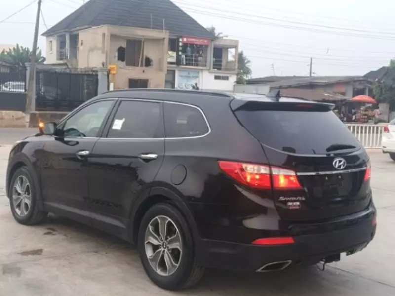 Hyundai Santa Fe   - 2013