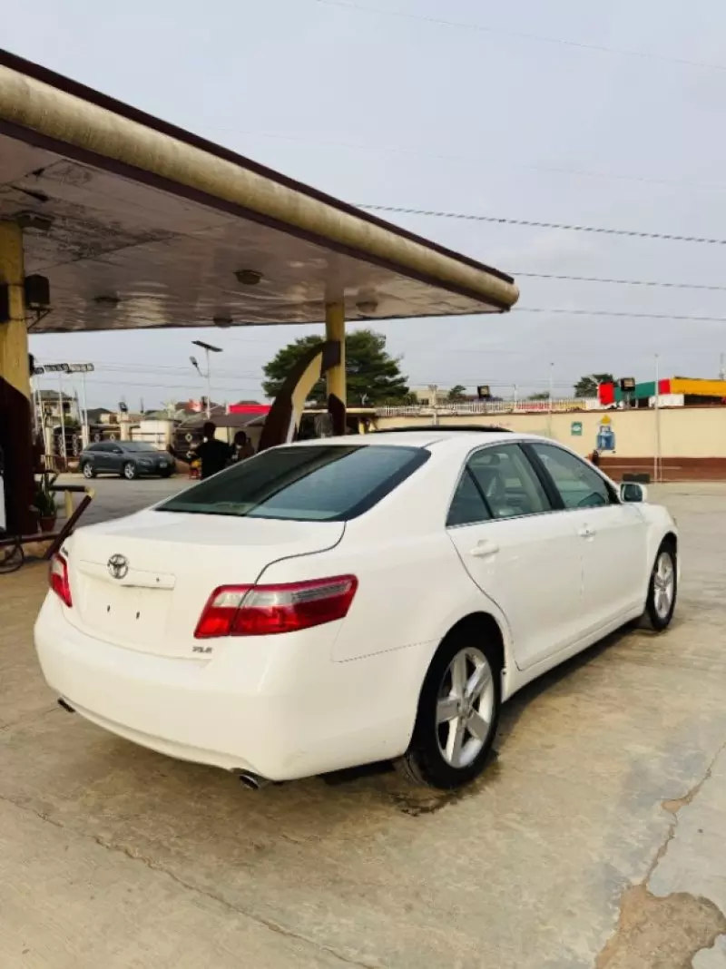 Toyota Camry - 2008