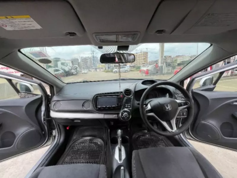 Honda Insight   - 2013