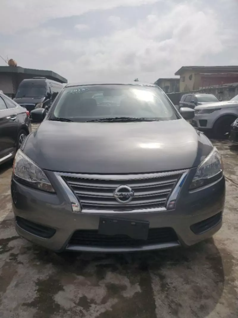 Nissan Sentra   - 2015