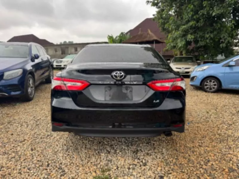 Toyota Camry   - 2018