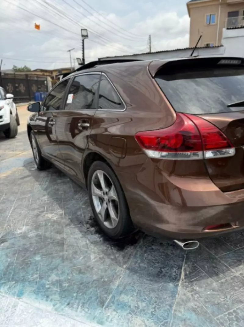 Toyota Venza   - 2014