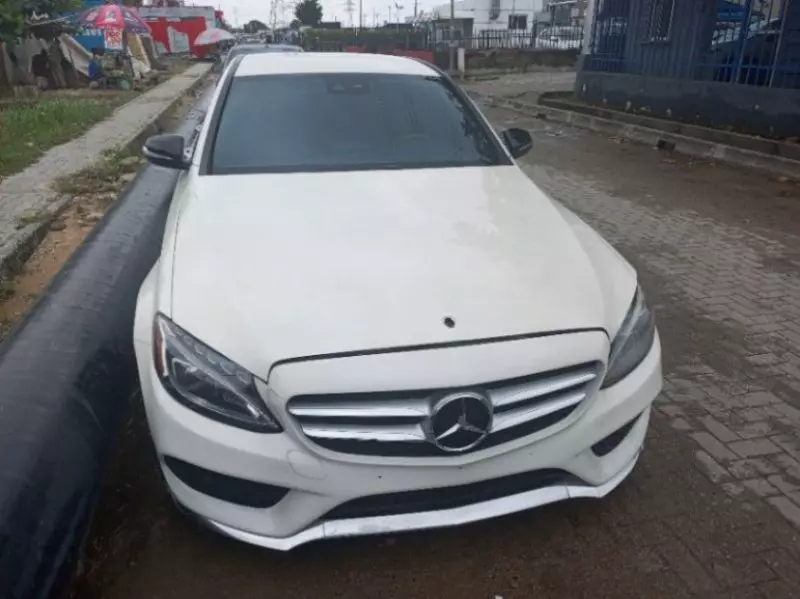 Mercedes-Benz C 300   - 2015