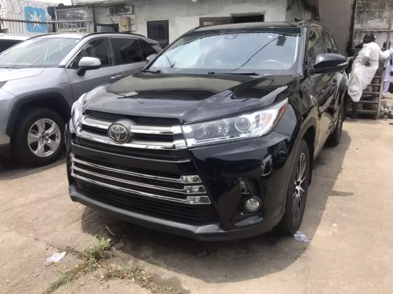 Toyota Highlander   - 2017