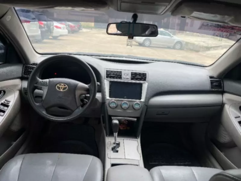 Toyota Camry   - 2009