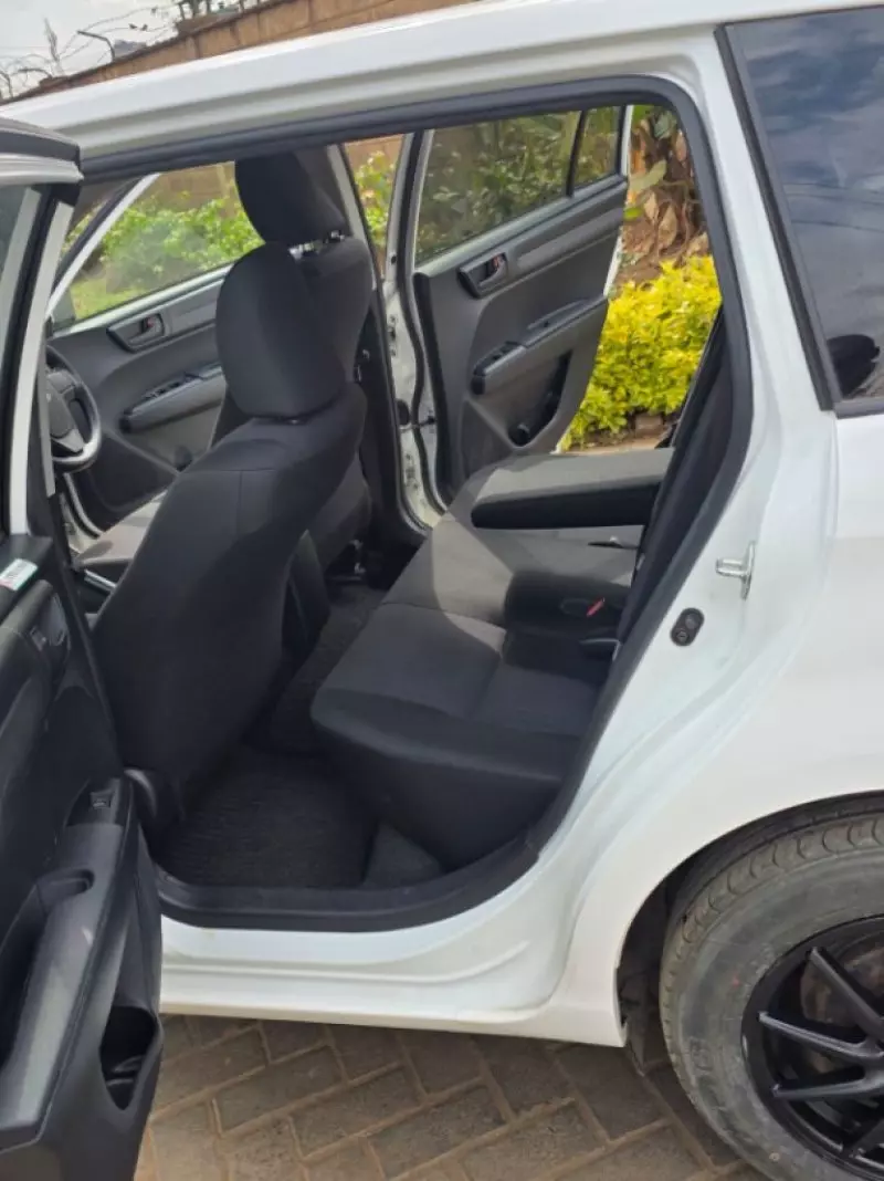 Toyota Fielder    -