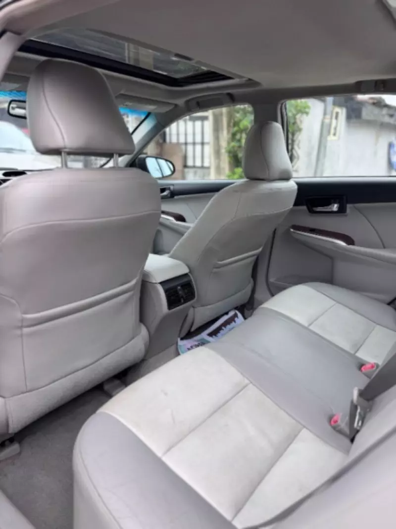 Toyota camry   - 2012