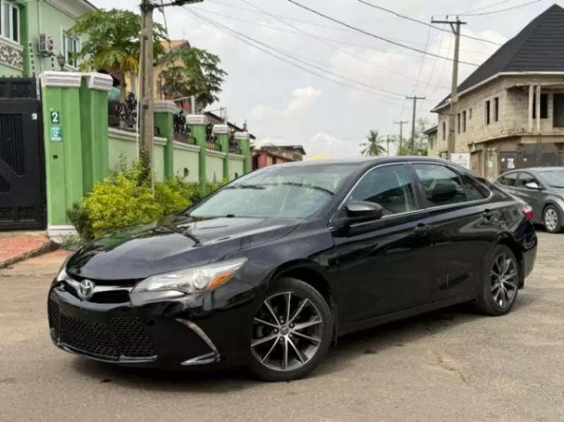 Toyota Camry   - 2015