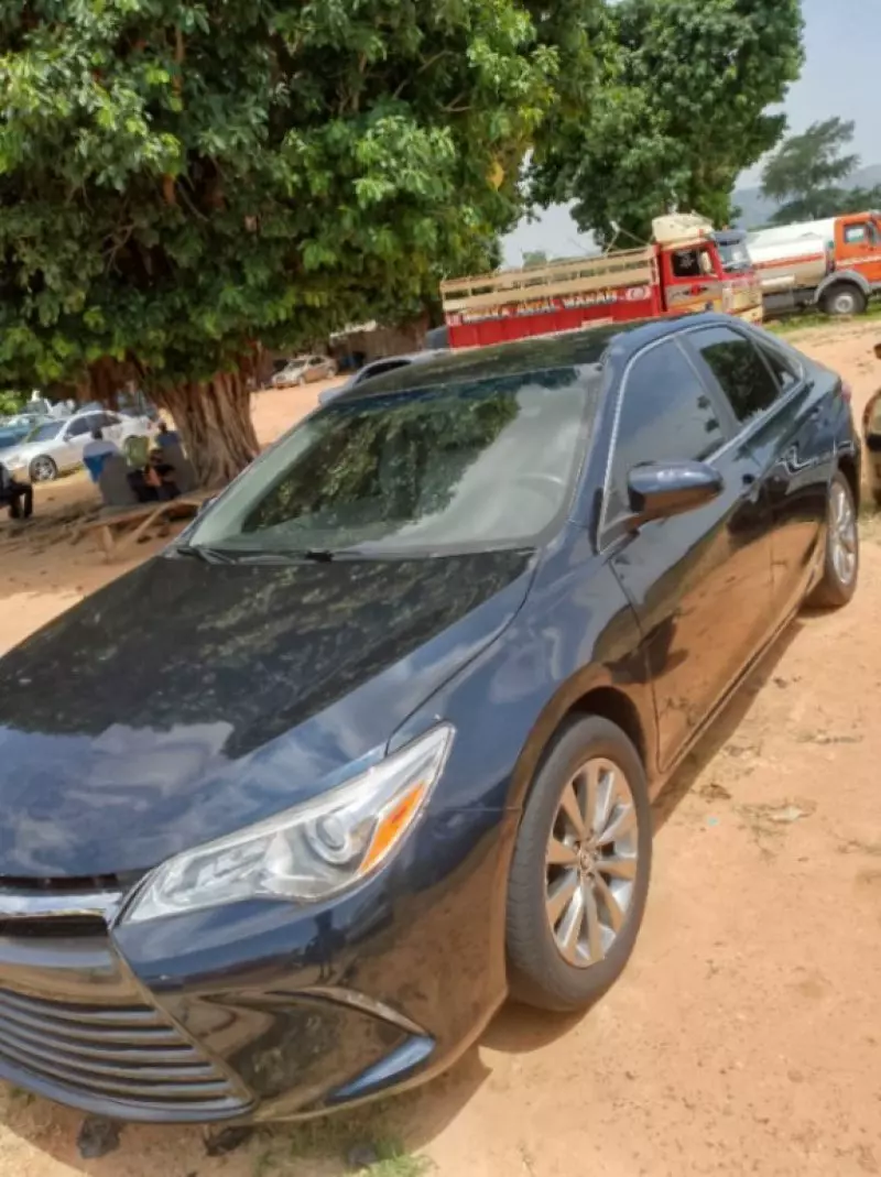 Toyota Camry   - 2016