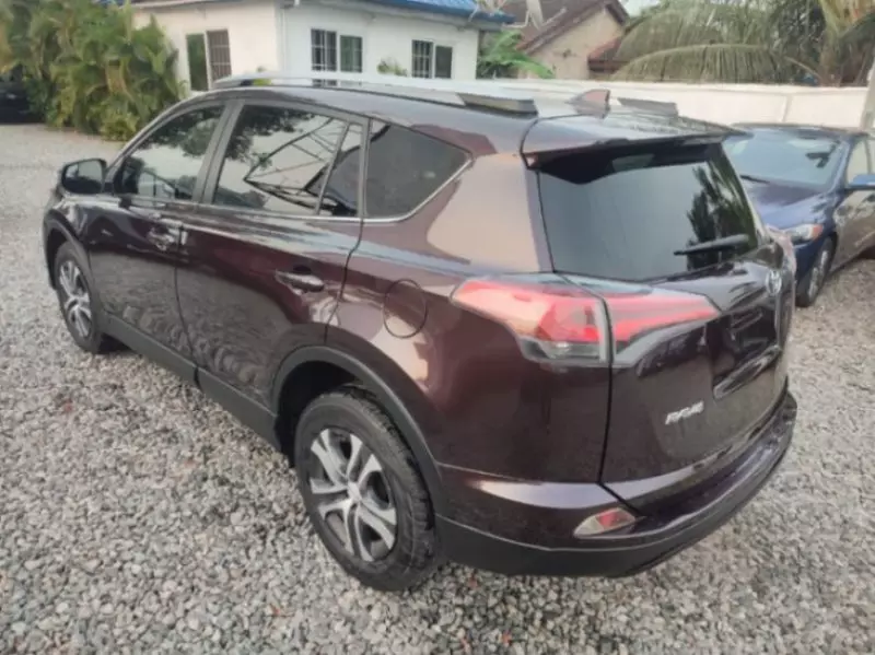 Toyota RAV4 - 2017