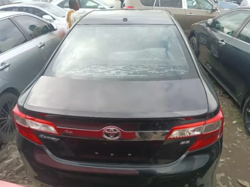 Toyota camry   - 2012
