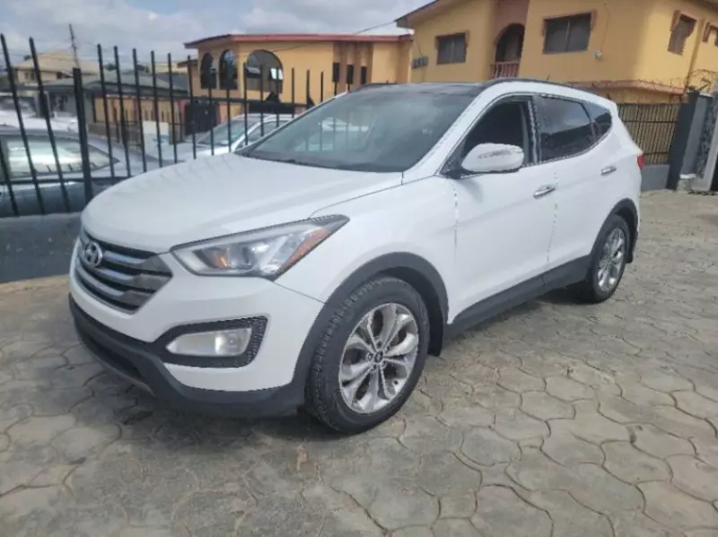 Hyundai Santa Fe   - 2016