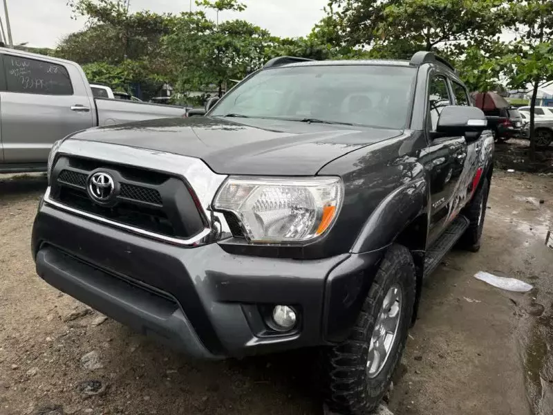 Toyota Tacoma   - 2014
